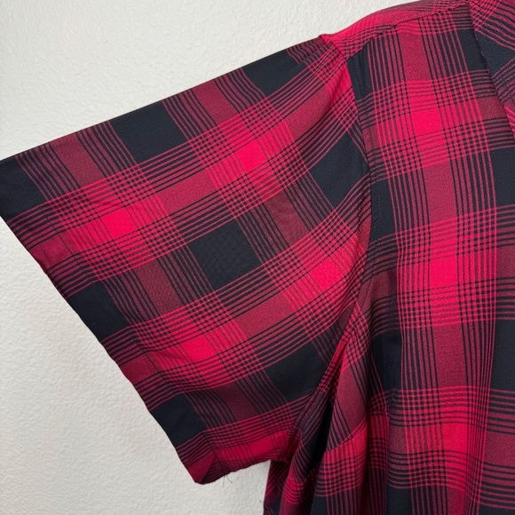 🧣Torrid Womens Red Black Buffalo Plaid SS Button Up Shirt Top Plus Sz. 6 6x 30 - Picture 4 of 11